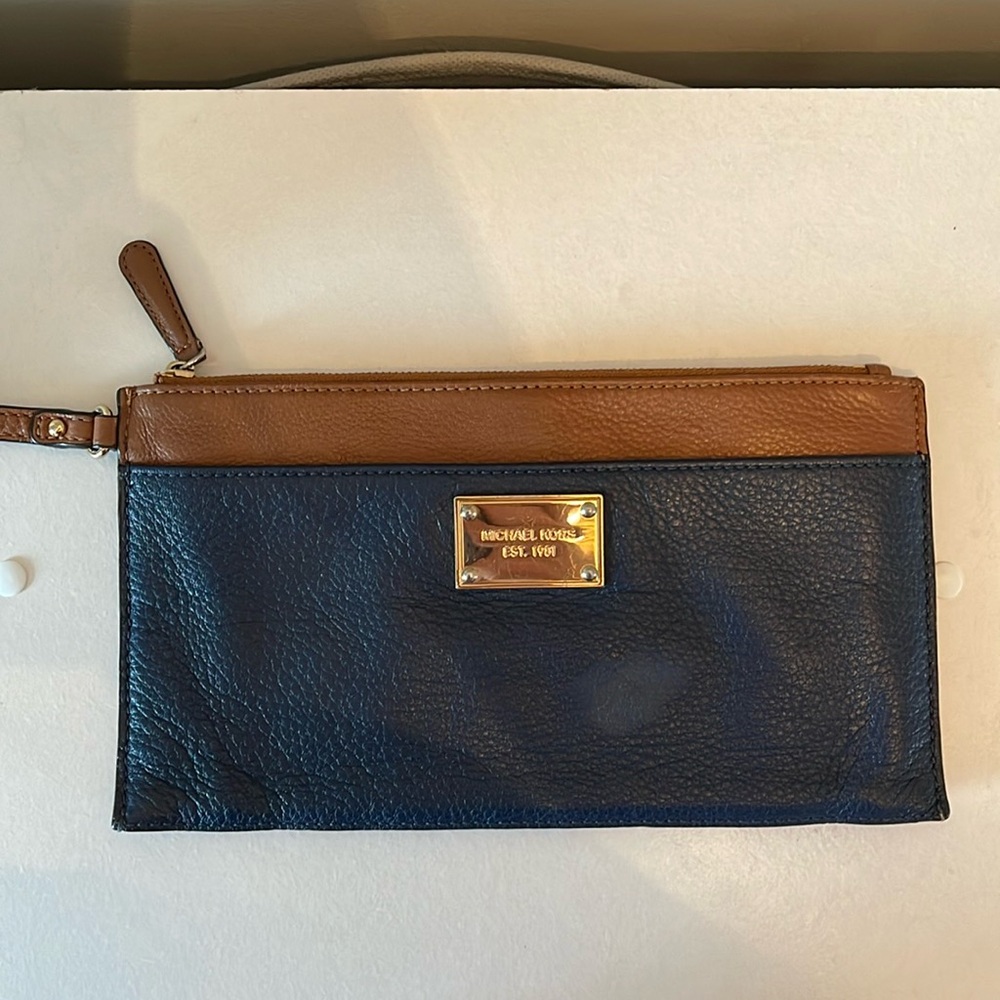 Michael Kors wristlet